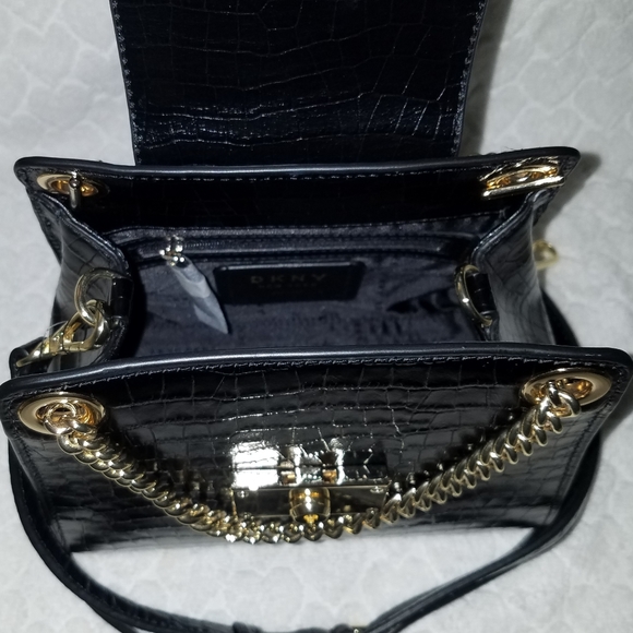 🍃⚘DKNY⚘🍃Lilian Chain Flap Crossbody - Picture 11 of 14